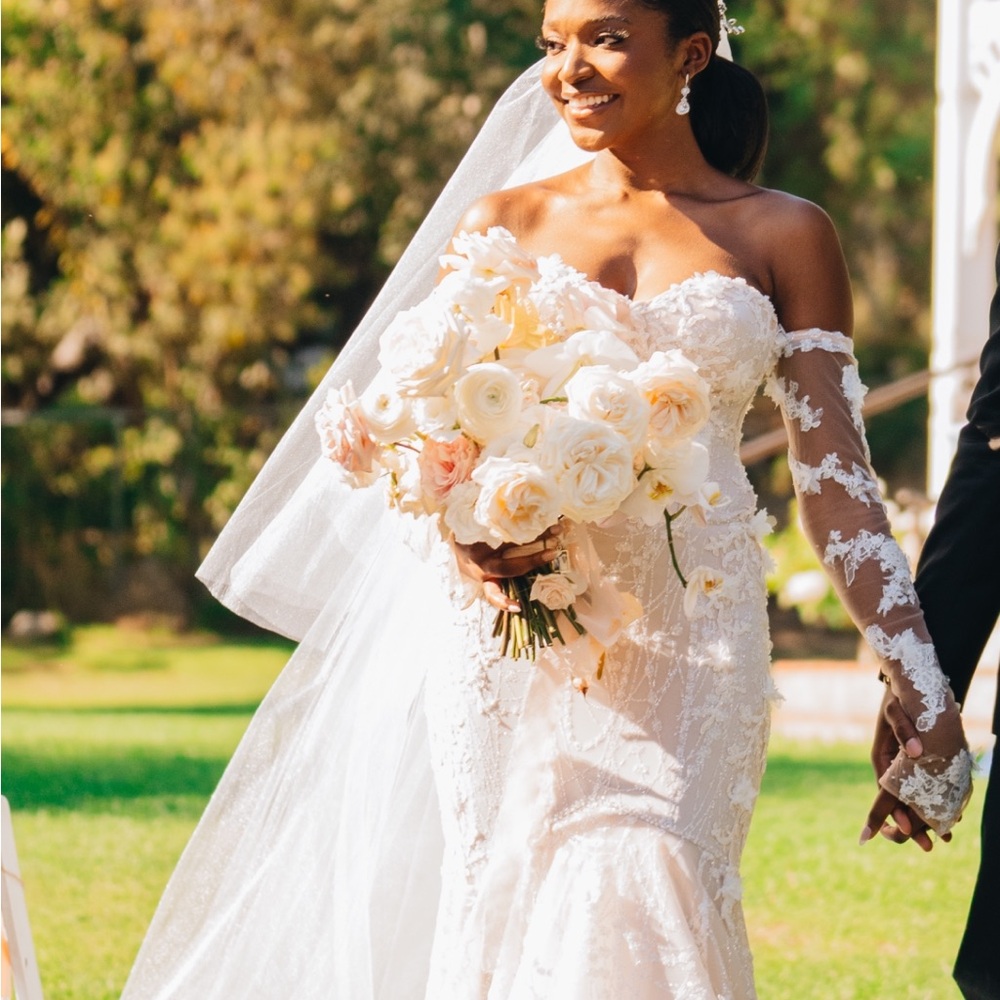 Wedding Dress with Custom Veil and Sleeves (lace, 3D flowers, Turkish designer)